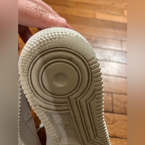 Nike Air Force 1 White Sneakers, Size 8. Excellent pre-owned condition. No box. - Picture 10 of 13